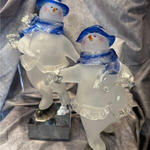 House of Lloyd Christmas Around the‎ World skating snowchild Set